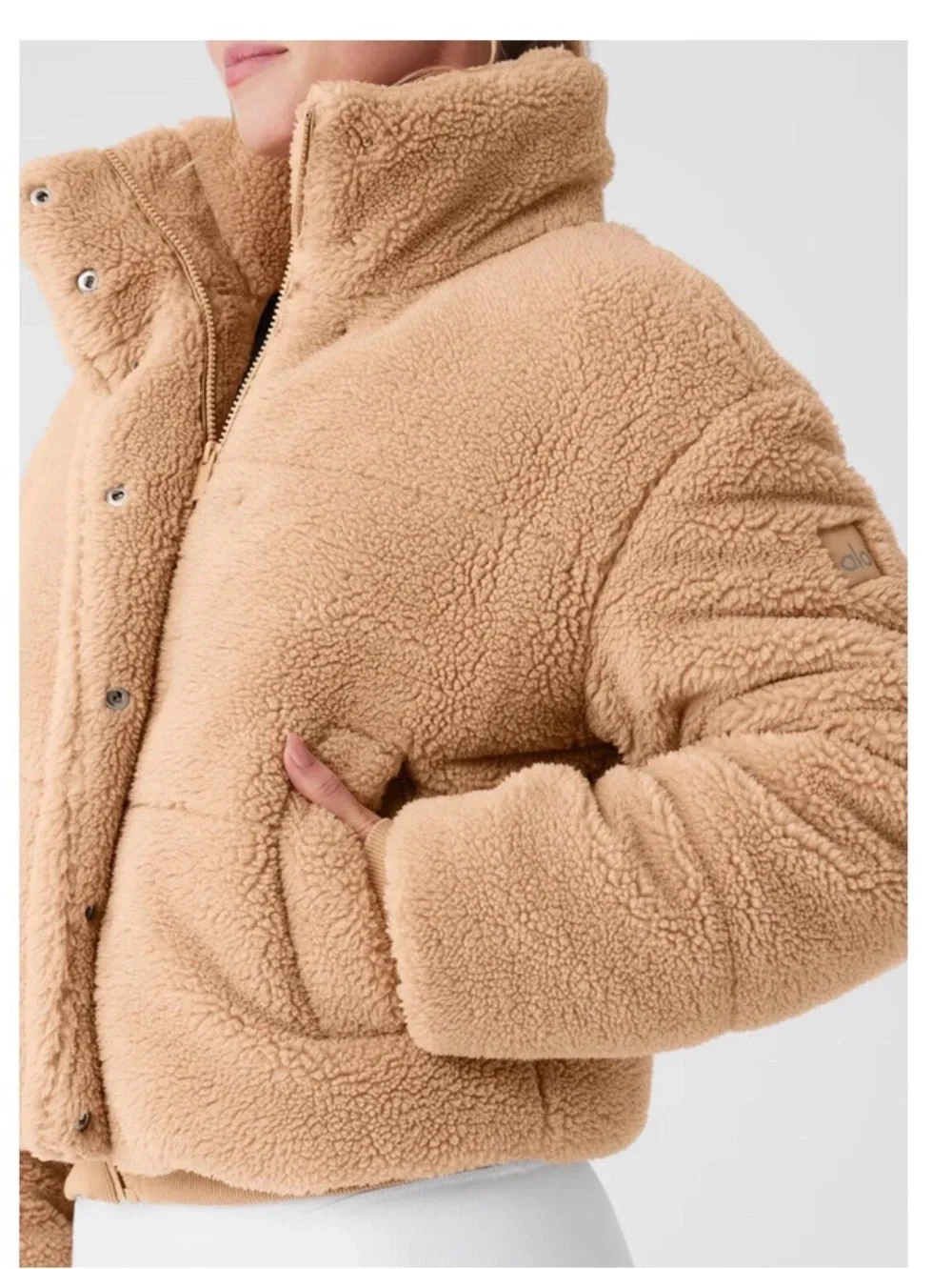 Alo Yoga Snow Angel Sherpa Puffer Jacket XS Beige Teddy Fleece Cropped